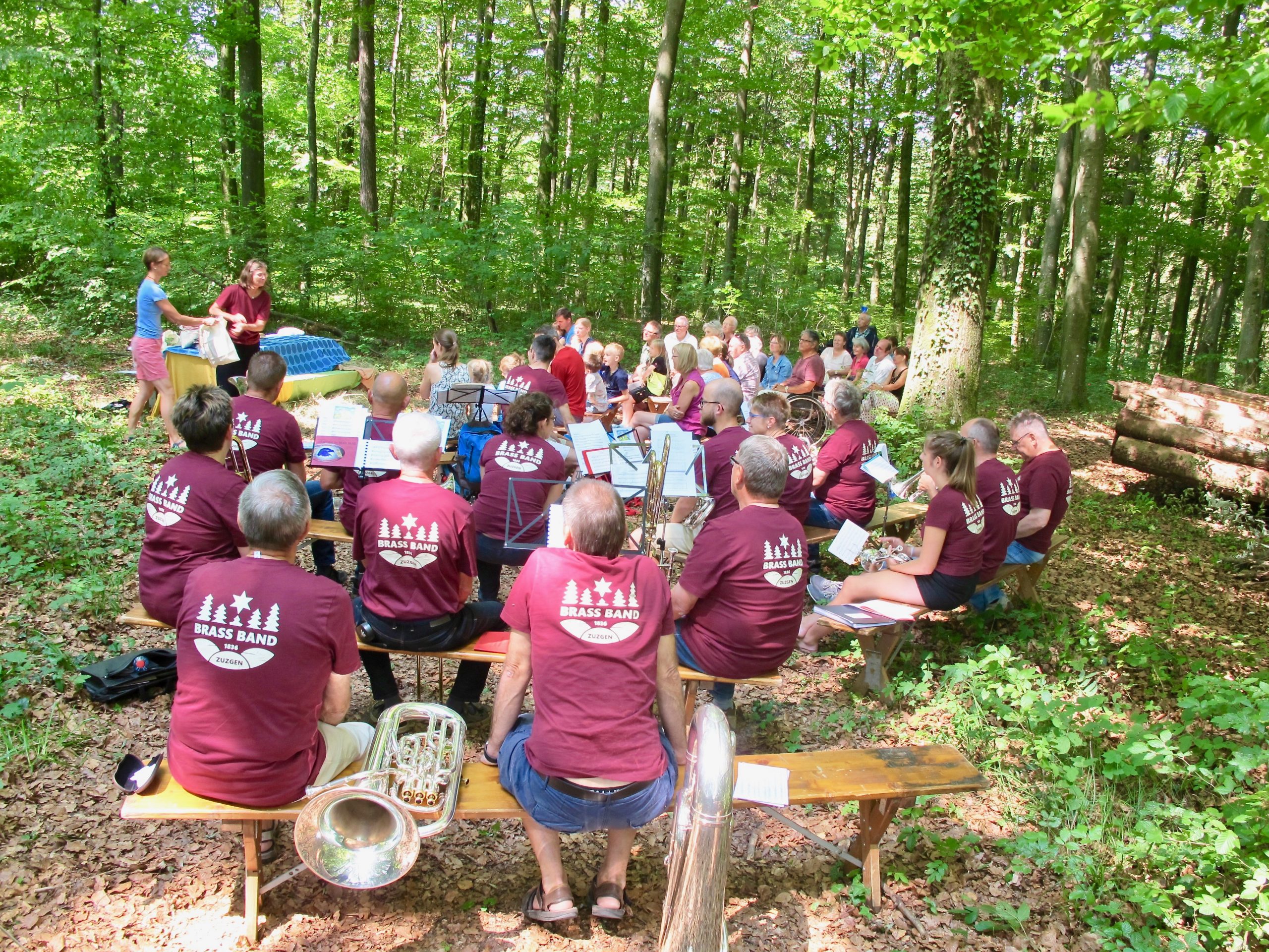 Waldgottesdienst in Zuzgen feierte die Schöpfung