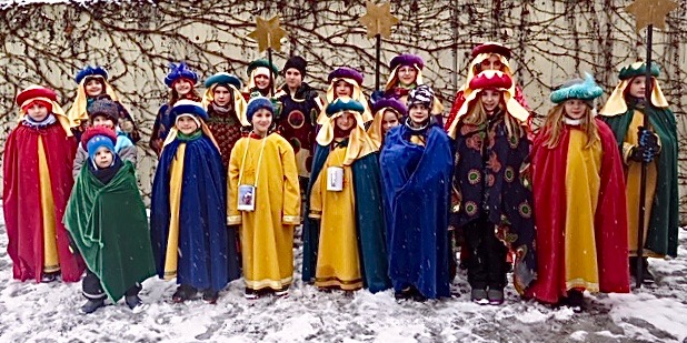 „Noi siamo i tre re“ – Sternsinger in Zuzgen unterwegs