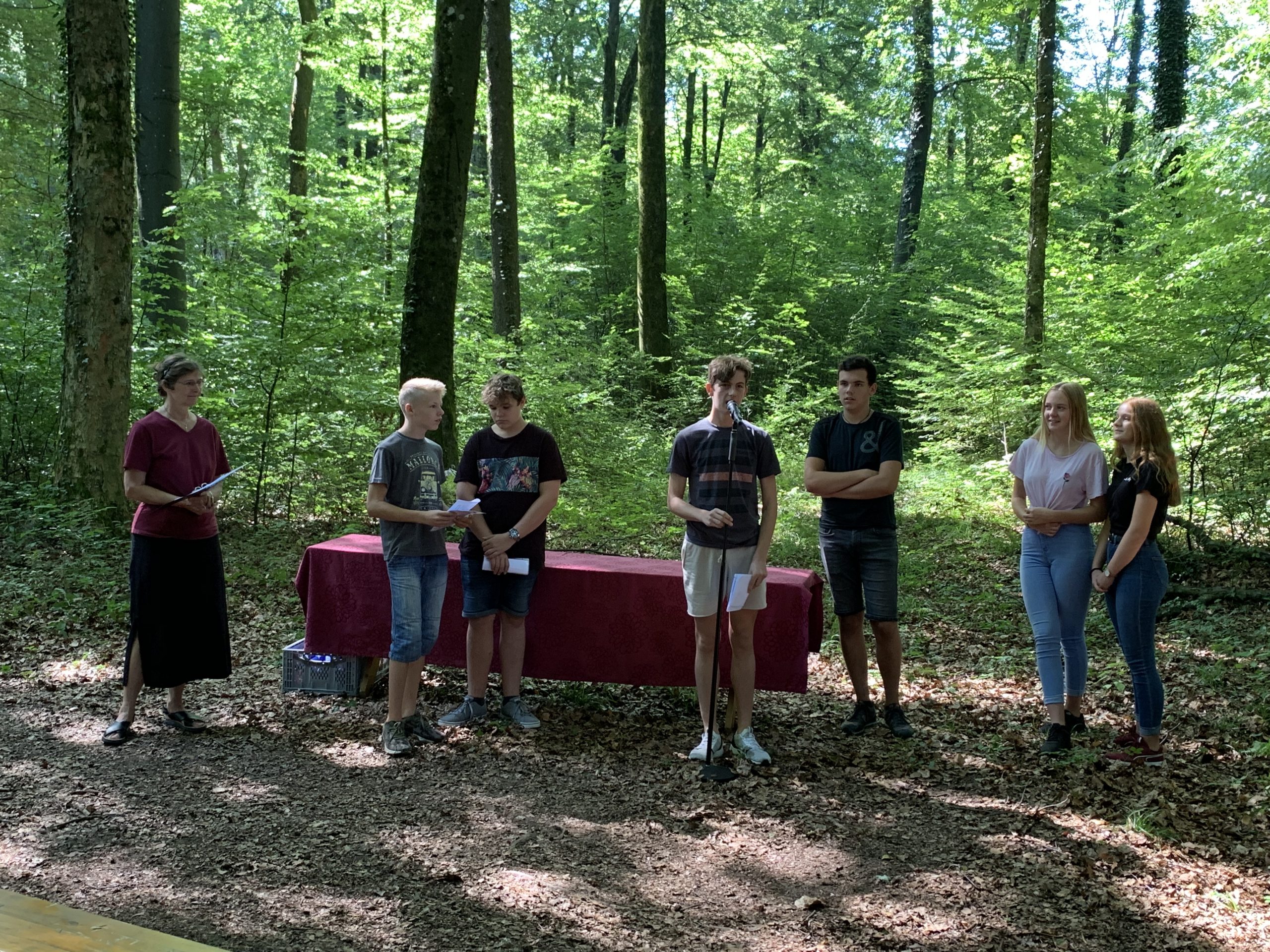 Waldgottesdienst mit Konfirmanden